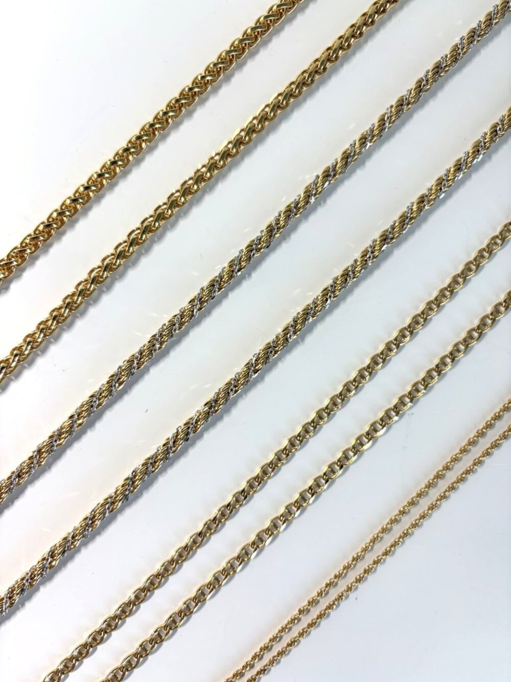 Vintage Lot of 4 Gold Tone Necklaces
